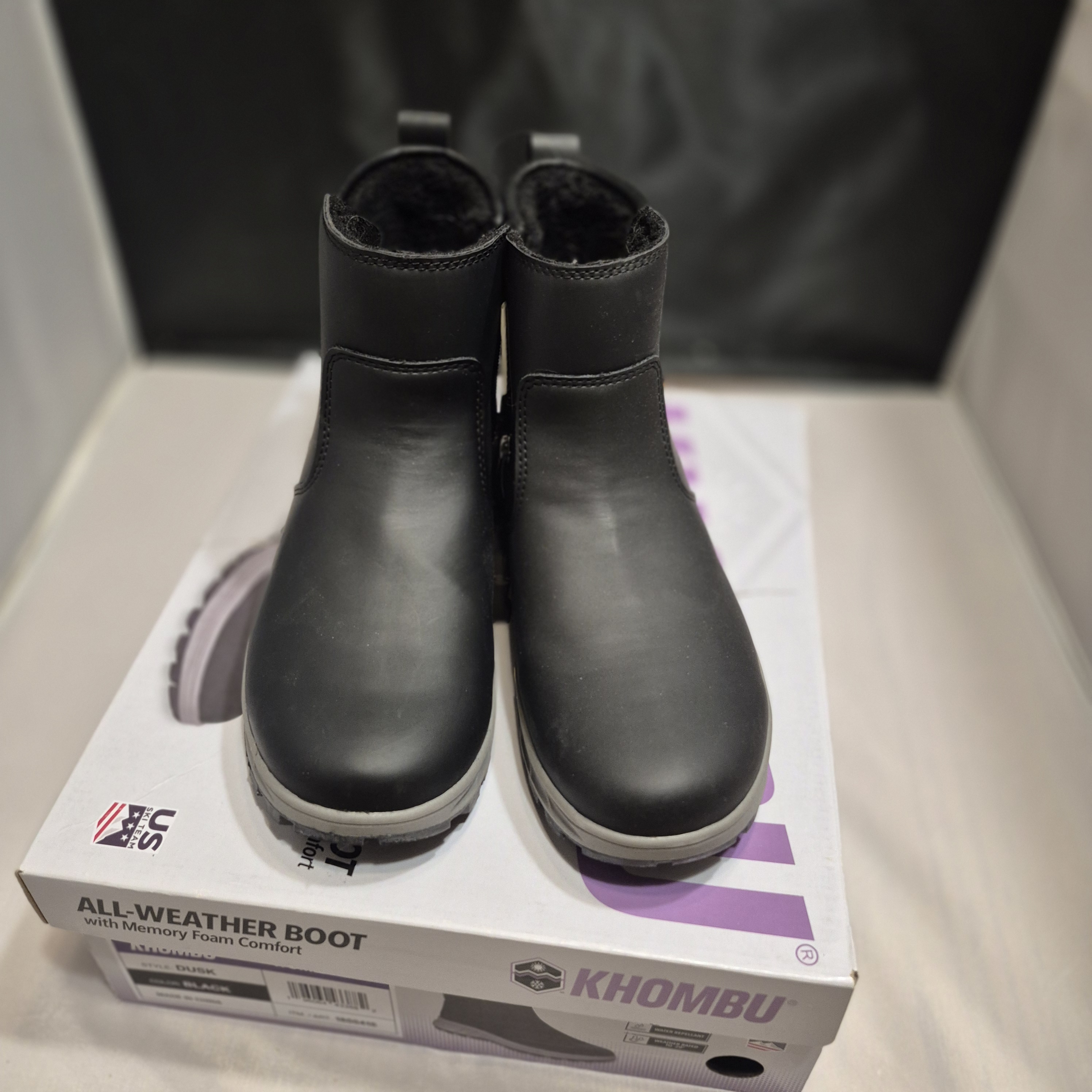 Khombu Womens Size 8 Black All-Weather Boots